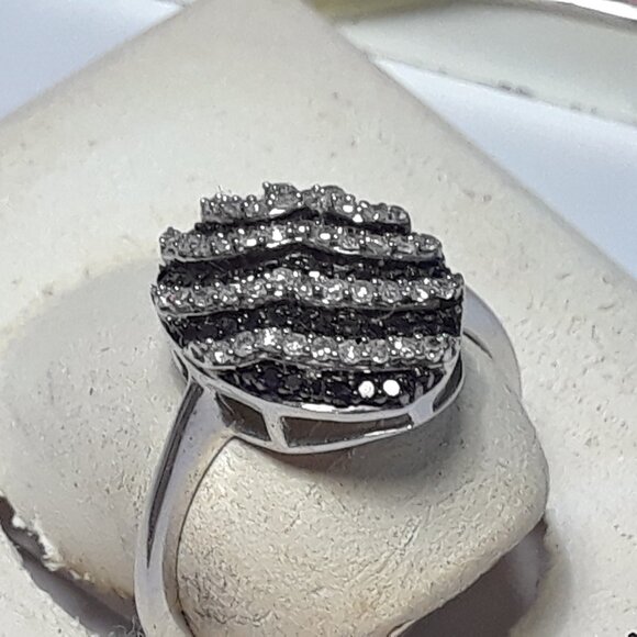 .33cttw Fancy Black & White Diamond Oval lined pattern Sterling Silver Ring#2100 - Picture 4 of 5